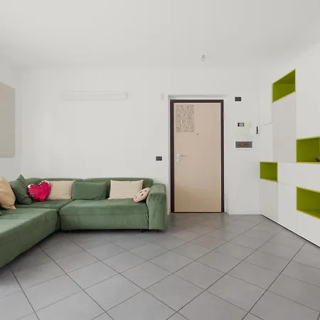 Niguarda - Ampio E Moderno Trilocale Apartamento